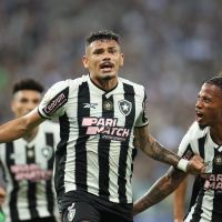 Botafogo enfrenta o Peñarol pela semifinal da Libertadores