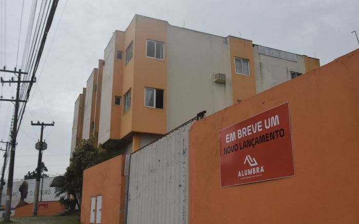 Hotel segue tocado pela filha do fundador, mas placa anuncia novo projeto
 (Foto: João Batista)