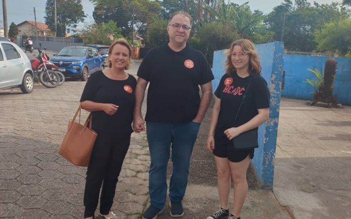 Depois de votar, ela seguiu até CEI para apoiar Jorge Ximenes