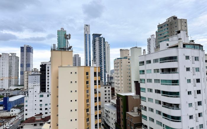 Centro e bairro das Nações são os locais mais afetados pela falta de luz (Foto: Biel Carboni)