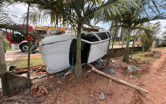 Acidente foi ao meio-dia deste sábado (Foto: Divulgação CBMSC)