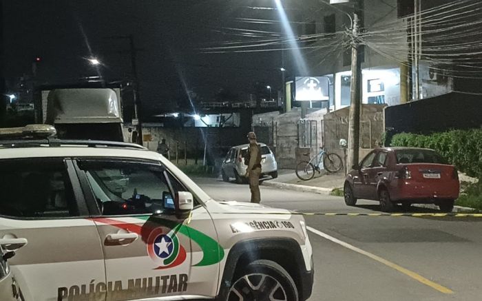 Polícia encontrou 11 projéteis em frente à igreja do Cidade Nova  (foto: Divulgação/PMSC)