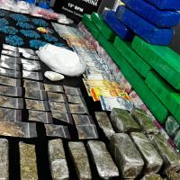 PM apreende maconha, cocaína, loló e ecstasy  