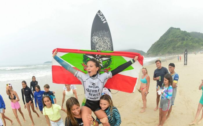 Valentina conquistou pela primeira um evento nacional no sub-16 de surfe
Foto: Marcio David/CBSurf