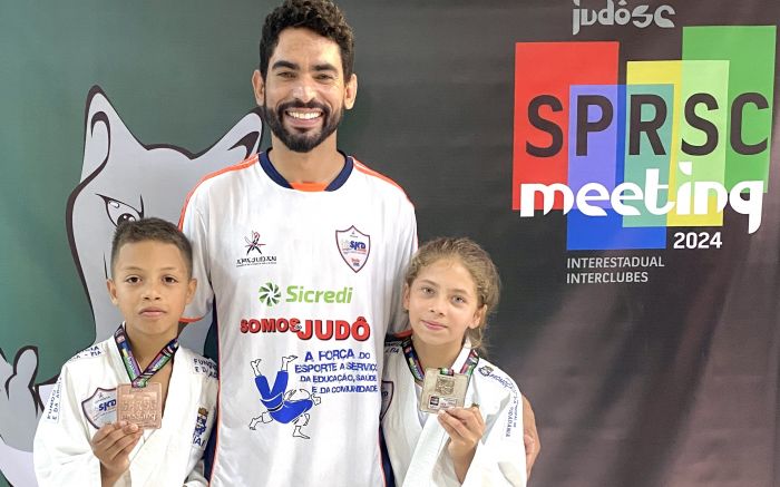 Agatha e Pablo são alunos da escola Aníbal César. Foto: Divulgação