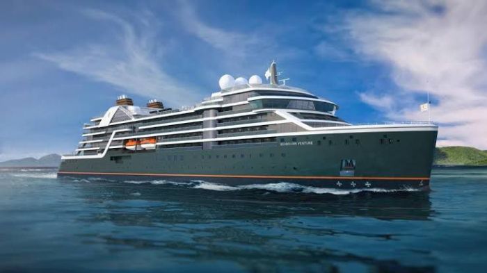 Seabourn Venture atraca em Balneário Camboriú, inaugurando a temporada de cruzeiros de 2024/25 com luxo e exclusividade (Foto: Divulgação) 