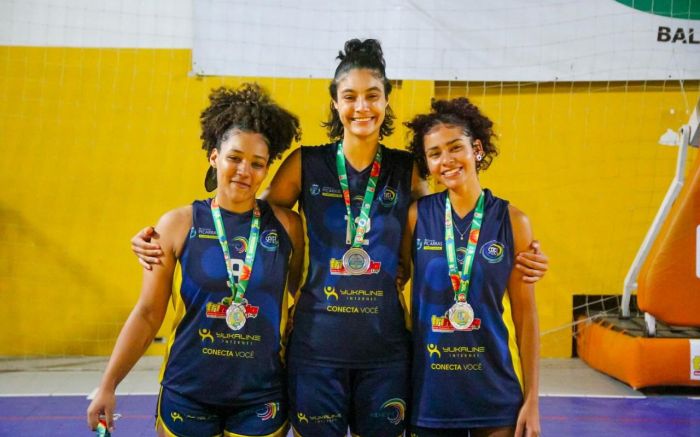 Trio de Balneário Piçarras foi vice-campeão na sua categoria. Foto: Divulgação