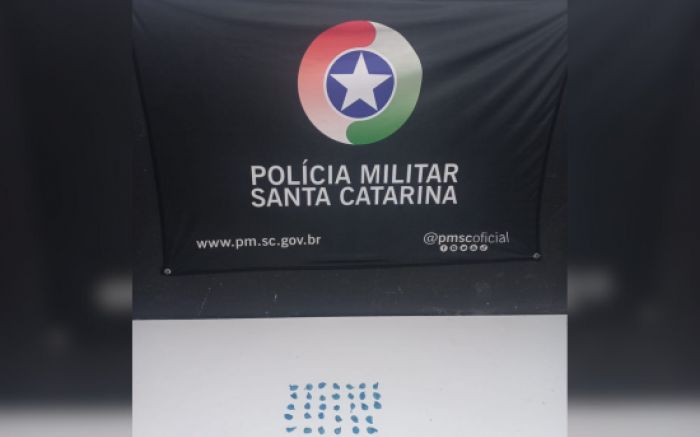 PM apreendeu crack (Foto: Polícia Militar)