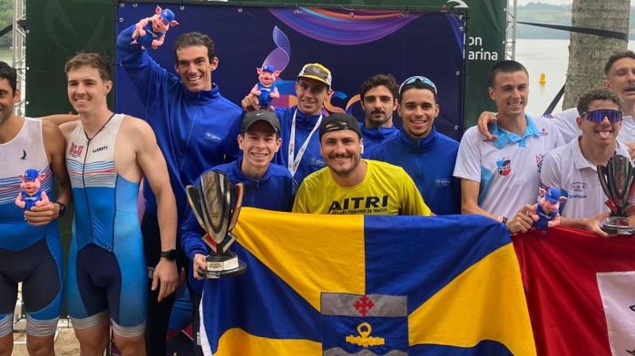 Itajaí já faturou troféu de campeão no triathlon masculino. Foto: Divulgação 