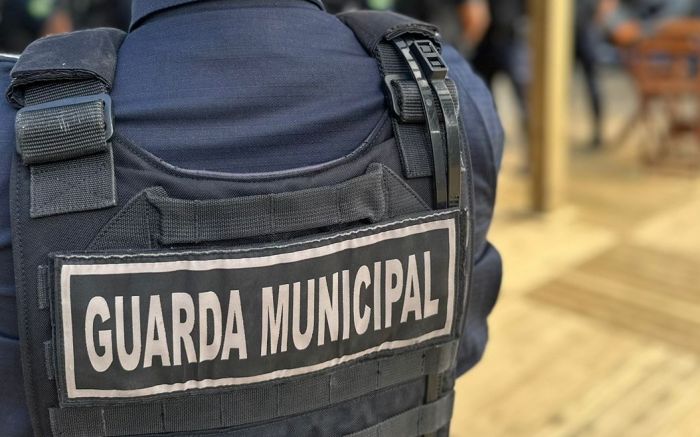 Homem fez cena em frente a um estabelecimento na área central (Foto: Arquivo/GMBC)