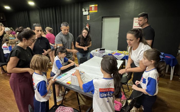 Alunos compartilham aprendizados e experiências no Conselho de Classe Participativo (Foto: Fabrício Pitella)