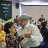 Último baile 60+ do ano tem entrada gratuita em Balneário Camboriú