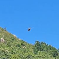 Turista passa mal na subida do Morro do Macaco e é resgatado de helicóptero