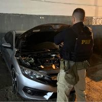 Carro roubado no RJ  é recuperado na BR 101