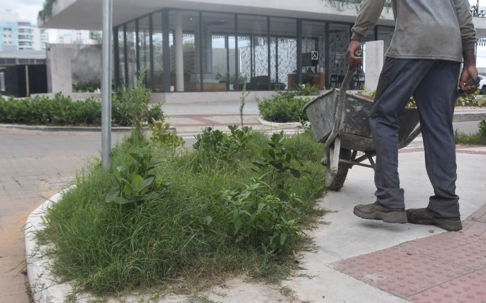 Após obras de revitalização, trecho ficou abandonado (Foto: João Batista)