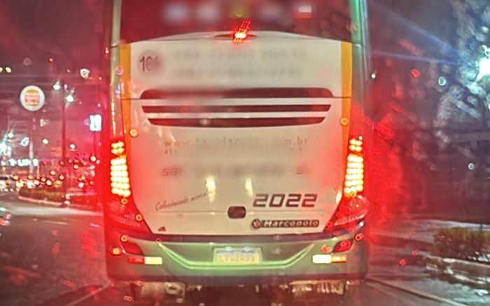 Ônibus está com a documentação vencida (Foto: Divulgação/GMBC)