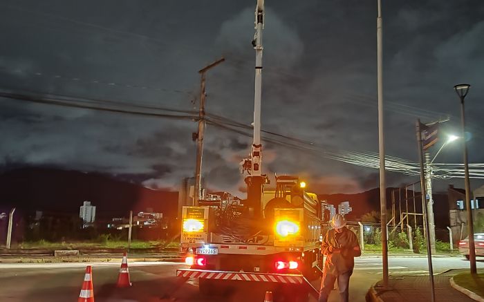 Barra Sul enfrenta falta de luz desde as 13h (Foto: Fran Marcon)  