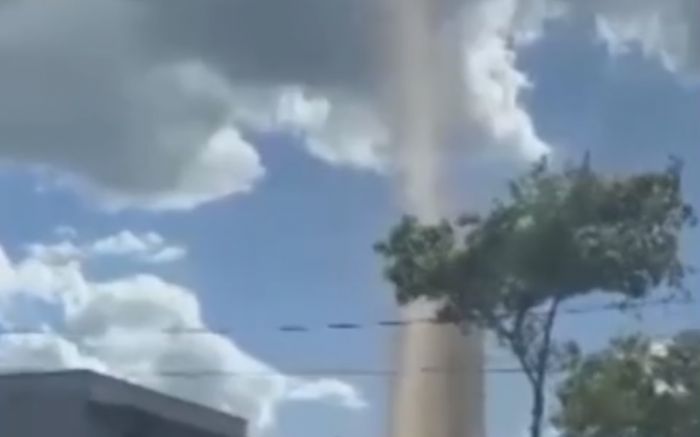 “Dust devil” é comum quando o ambiente atmosférico fica seco (Foto: reprodução/redes sociais)