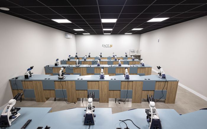 Instituição oferece instalações modernas, laboratórios equipados com tecnologia de ponta e clínicas que simulam a prática profissional
(foto: divulgação)