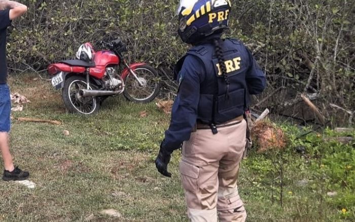 Motociclista foi preso em Balneário Piçarras (Foto: Polícia Rodoviária Federal)