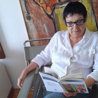 Rita Martins lança seu primeiro livro de poemas 