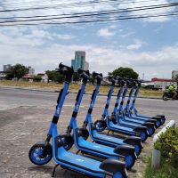 Patinetes e bikes são proibidos em áreas de pedestres em Itapema  