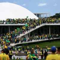 “Não tem de haver diálogo com os militares, tem de haver comando”, diz pesquisador