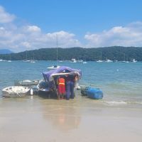 Pescador que morava em barco é encontrado morto  