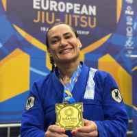 Lutadora de Navegantes é campeã europeia de jiu-jitsu