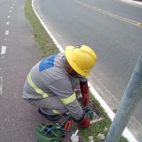 Ladrões de fios atacam no caminho para as praias   