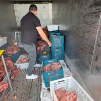 Açougue afirma que carne apreendida ia pro lixo