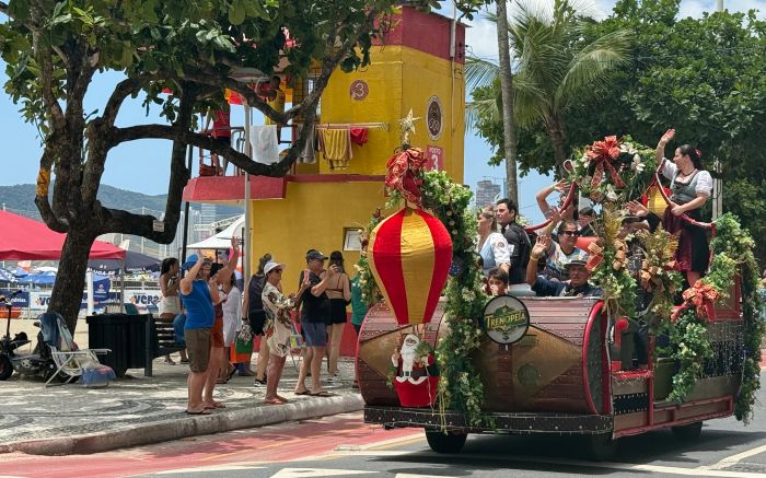 O desfile da Planetapéia animou a orla de BC na manhã deste domingo (Foto: Divulgação PMBC)