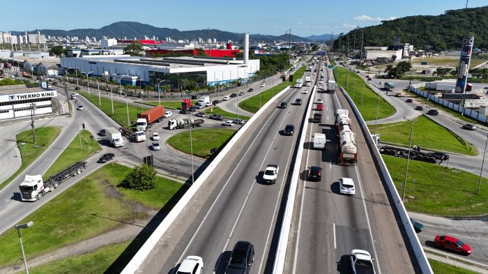 Movimento intenso na BR 101 marca o retorno do feriado de Ano Novo (Foto: Arquivo Felipe Trojan)