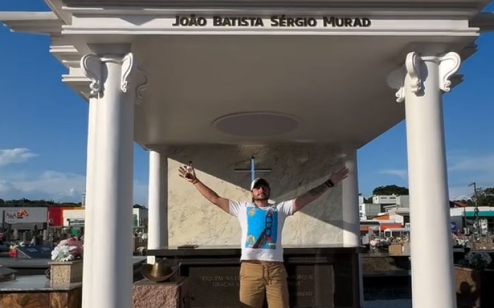 Bruno Tanato visita cemitérios em todo o Brasil (Foto: reprodução/Instagram)