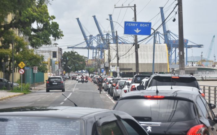 O projeto prevê melhorias e que a fila deixe de passar em frente ao Mercado Público (foto: Arquivo DIARINHO/João Batista)