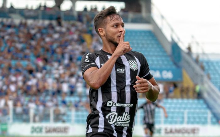 Gabriel Santiago fez o gol da vitória alvinegra (Foto: Divulgação/Figueirense)