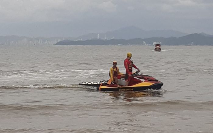 Vítima não sabia nadar e praia não dispõe de serviço de guarda-vidas (Foto: Divulgação CBMSC)