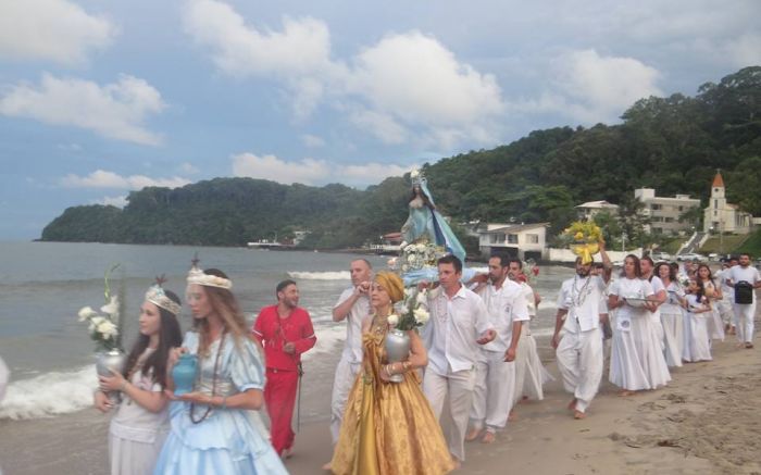 Negona do Axé, do Cacique de Ramos, gravou vídeo convidando pra caminhada (Foto: Facebook Terreiro de Ogum Beira Mar)