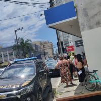 Mulher em surto ameaça explodir bomba no INSS