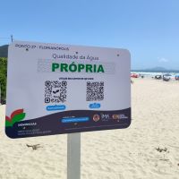 Placas de balneabilidade nas praias continuam informando se estão sujas os limpas