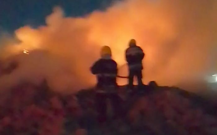 Bombeiros receberam mais de 18 mil litros de água (Foto: Divulgação/CBMSC)