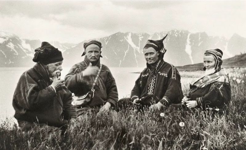 Grupo de pessoas da montanha Sami em Lyngen, Troms na Noruega (Foto: Creative Commons)