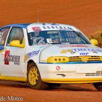 Piloto capota a 140 km/h e sai sem um arranhão em circuito de Santa Catarina