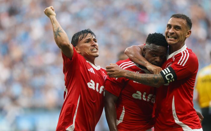 Carbonero e Alan Patrick marcaram os gols da vitória colorada (Foto: Ricardo Duarte/Internacional)