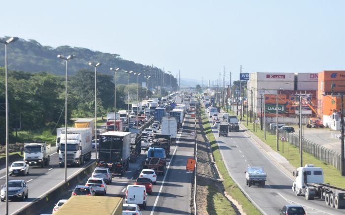 O trânsito na rodovia está carregado em vários trechos no sentido Porto Alegre (Foto: Arquivo João Batista)