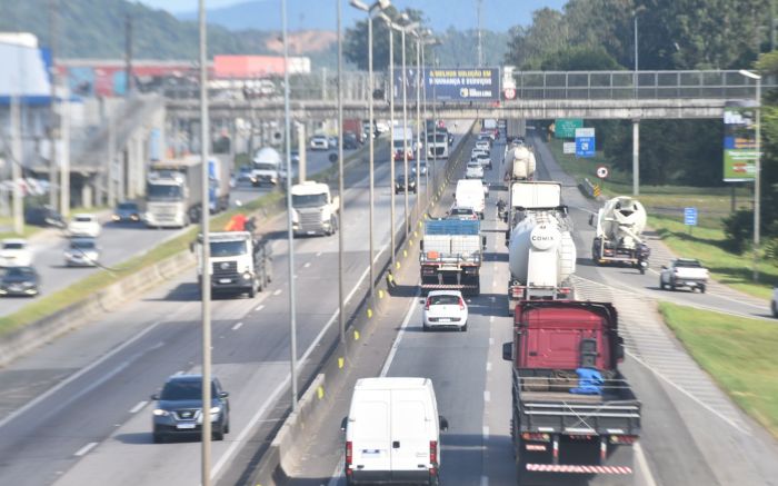 Sentido Curitiba tem três quilômetros de lentidão também em Itajaí (Foto: Arquivo)