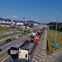 BR 101 está trancada de Penha a Itajaí