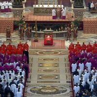 Funeral do papa inicia em Roma