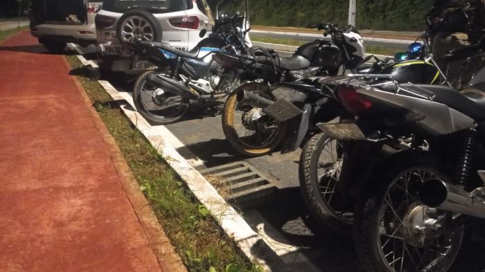 Motos sem placas foram apreendidas (foto: divulgação - PMSC)