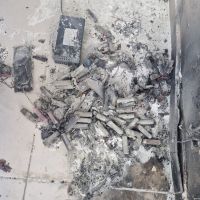 Bateria ligada na tomada incendeia sala comercial no centro de Balneário Camboriú